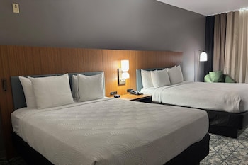 Suite, 2 Queen Beds, Non Smoking (Upgrade)