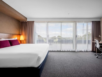 Privilege, Junior Suite, 1 King Bed, Balcony