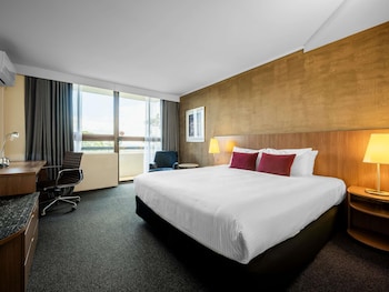 Superior Room, 1 King Bed, Balcony