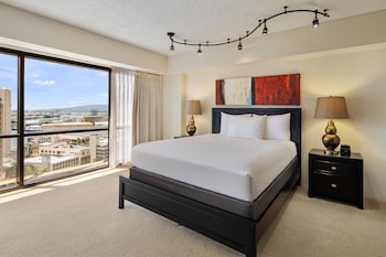 Deluxe Suite (Business | Harbour View)