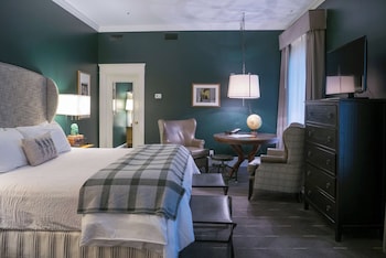 Deluxe Room, 1 Queen Bed
