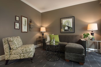 Suite, 1 King Bed (Bridgetown Parlor)