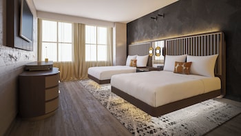 Junior Suite, 2 Queen Beds, Mobility Accessible, Bathtub