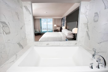 Premier Room, 1 King Bed (View)