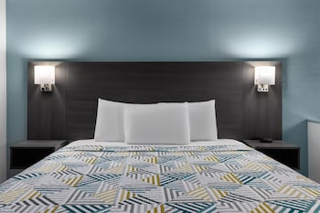 Studio Suite, 1 King Bed, Accessible