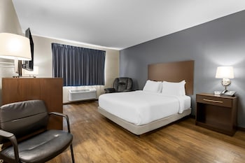 Senior Room, 1 Queen Bed, Accessible, Non Smoking