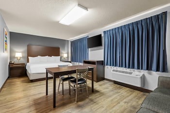 Suite, 1 King Bed with Sofa bed, Non Smoking (Upgrade)