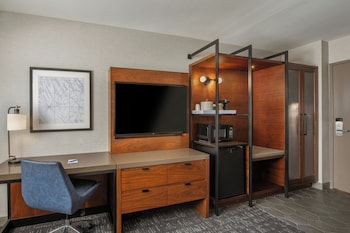 Deluxe Room, 1 King Bed