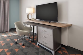 Standard Room, 2 Queen Beds, Roll-in Shower (Mobility Accessible)