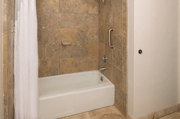 Standard Room, 2 Queen Beds, Accessible Bathtub (Mobility Accessible)