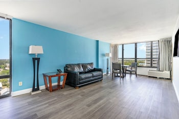 Oceanfront King Suite
