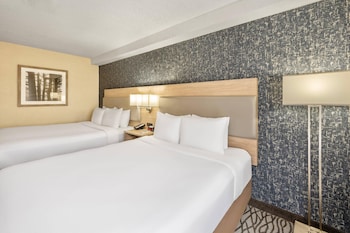 Room, 2 Queen Beds, Non Smoking (2nd Floor)
