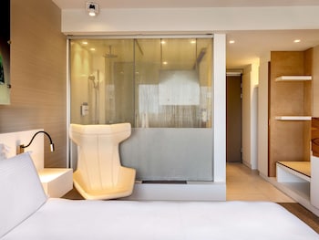 Deluxe Room, 1 Queen Bed