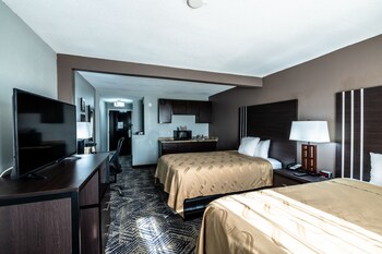 Suite, 2 Double Beds, Non Smoking (Efficiency)