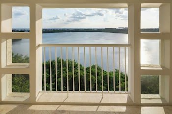 Deluxe Room, 2 Double Beds, Lagoon View (Balcony)