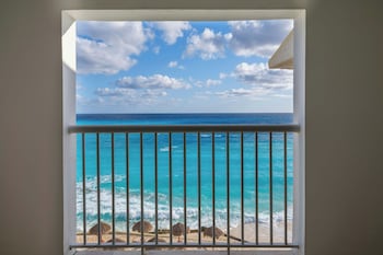 Deluxe Room, 1 King Bed, Ocean View