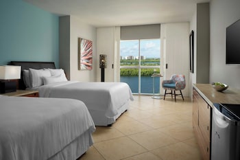 Room, 2 Double Beds, Lagoon View