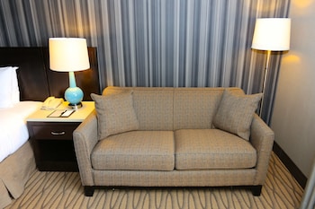 Room, 1 King Bed, Hearing Accessible, Non Smoking (Mobility, Bathtub w/ Grab Bars)