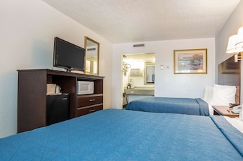 Standard Room, 2 Queen Beds, Non Smoking