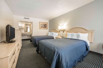 Standard Room, 2 Double Beds, Non Smoking
