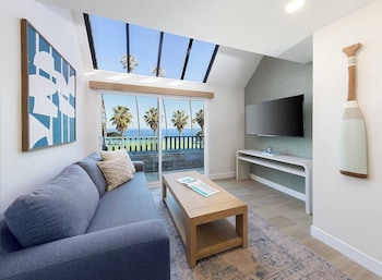 Cove Oceanview Queen Suite