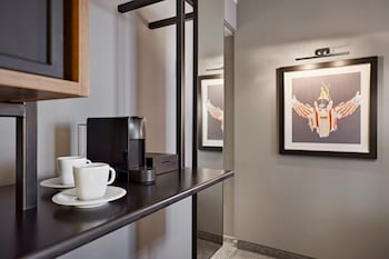 Deluxe Room, 1 King Bed