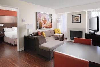 Suite, 2 Bedrooms, Fireplace (Hearing Accessible)