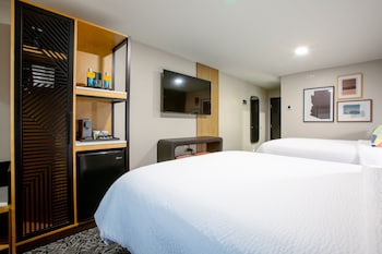 Standard Room, 1 King Bed, Hearing Accessible, Non Smoking (Communications, Mobility)