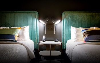 Standard Room, 2 Queen Beds (Walk-In Shower)