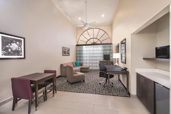 1 king bed and 1 sofa bed suite, Non-Smoking