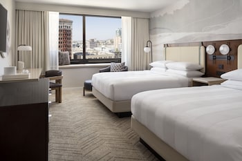 Room, 2 Queen Beds (Mobility/Hearing Accessible, Tub)