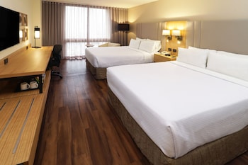 Standard Room, 2 Queen Beds, Club Lounge Access