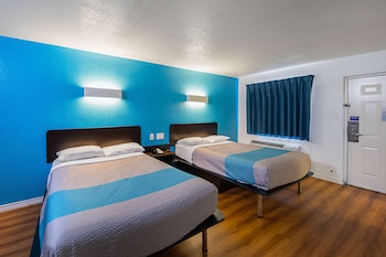 Standard Room, 2 Double Beds, Smoking