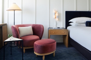 Premium Room, 1 King Bed
