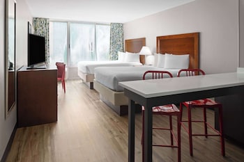 Room, 2 Queen Beds, Non Smoking (Kitchenette)