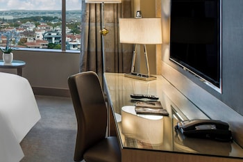 Deluxe Room, 2 Twin Beds, City View