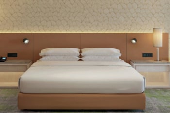 Room, 1 King Bed, Garden View