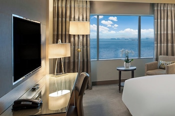 Deluxe Room, 1 King Bed, Sea View