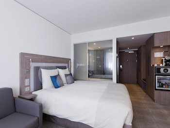 Superior Room, 1 King Bed, Accessible