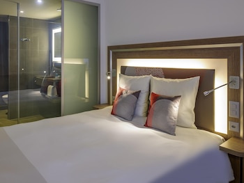 Superior Room, 1 Queen Bed, Accessible, Non Smoking