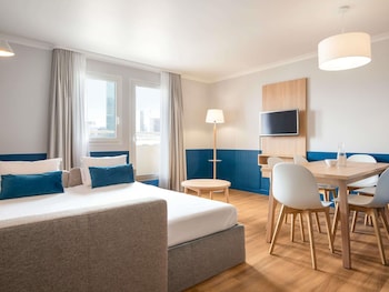 Apartment, Multiple Beds