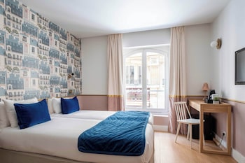 Twin Room - Complimentary soft minibar,courtesy tray, Chromecast and digital press