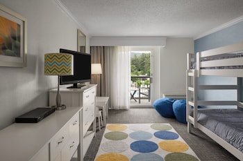 Suite, Multiple Beds, Balcony