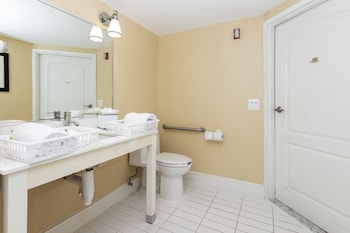 Accessible, 1 King Bed