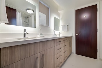 Suite, Multiple Beds