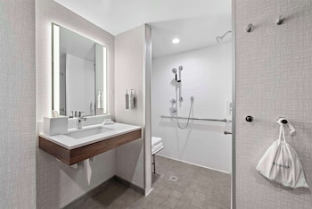 Room, 1 King Bed, Accessible (Hearing)