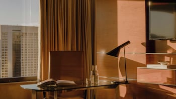 Suite, 1 Bedroom, Club Lounge Access (High Floor)