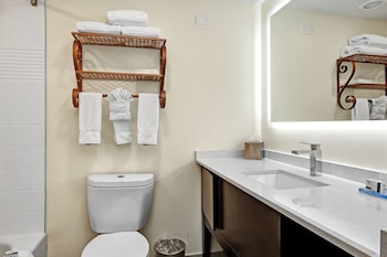 Room, 2 Queen Beds, Accessible Bathtub (Mobility)