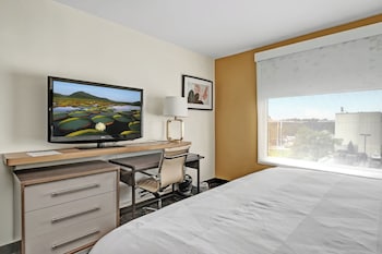 Standard Room, 1 King Bed
