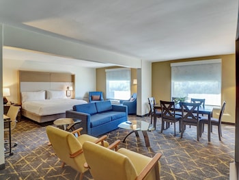 Suite, 1 Bedroom, Courtyard View